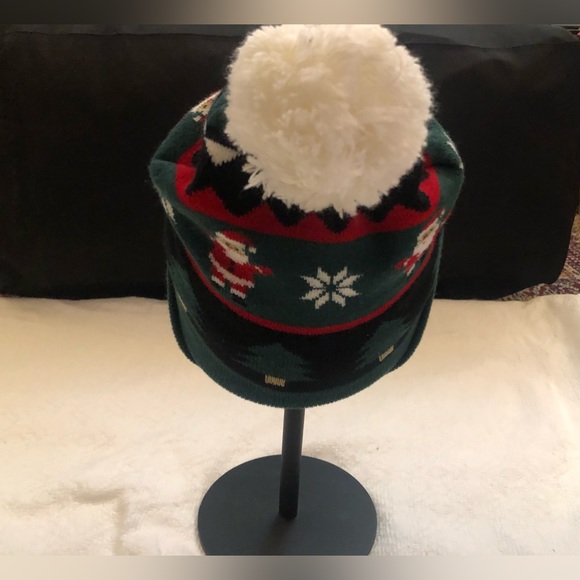 Festive Fun Pom Pom beanie - Picture 7 of 11
